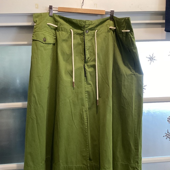 Beautiful skirt - Picture 1 of 4